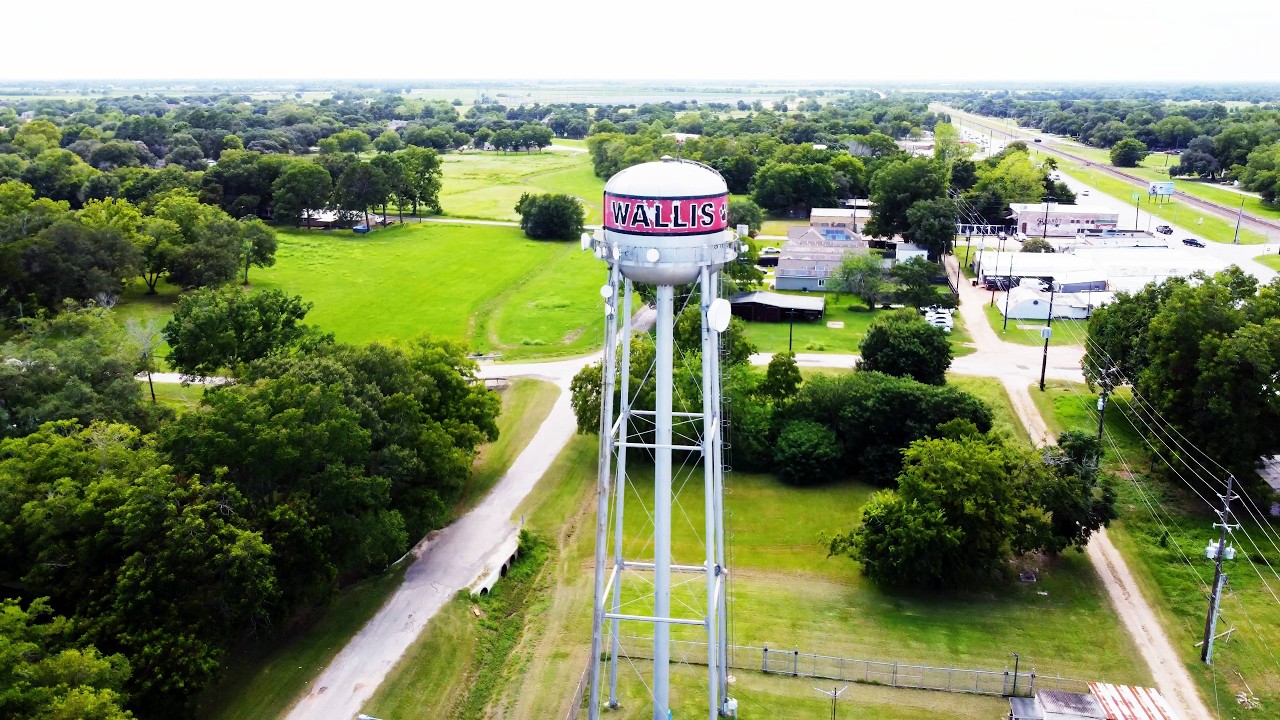 Welcome to WALLIS: The small Texas Town Purchased for Only $10