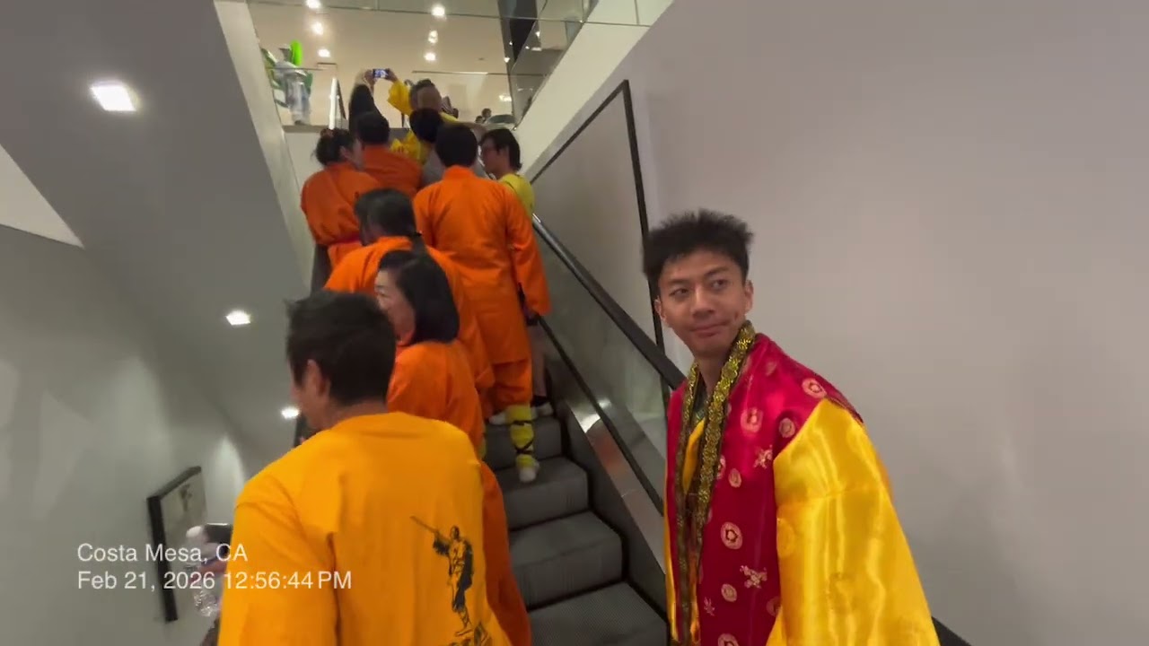 Pre Lion Dance - Bloomingdale South Coast - Walk Thru the Mall Prior Performance