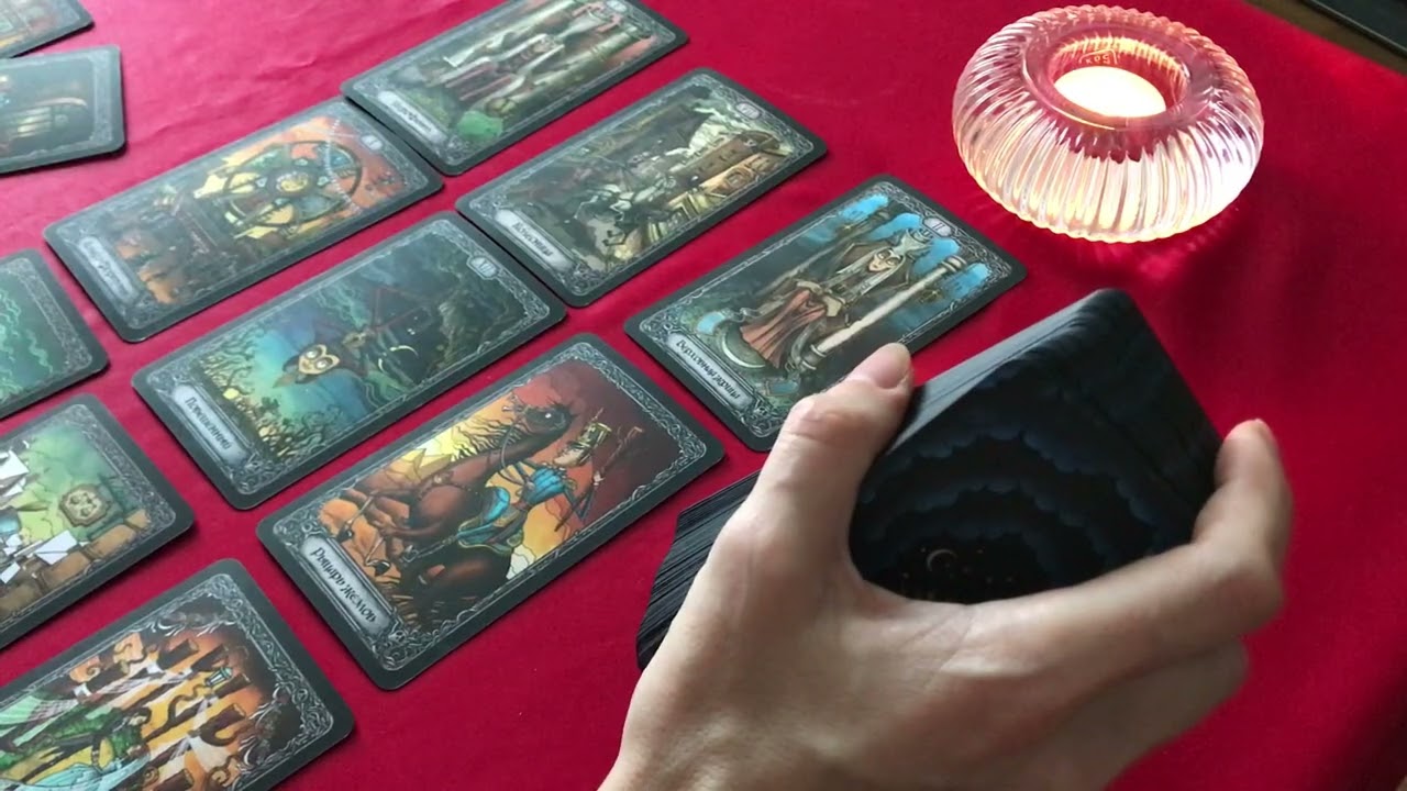 Какой мужчина хочет искренне поздравить вас с праздником? Гадание Таро