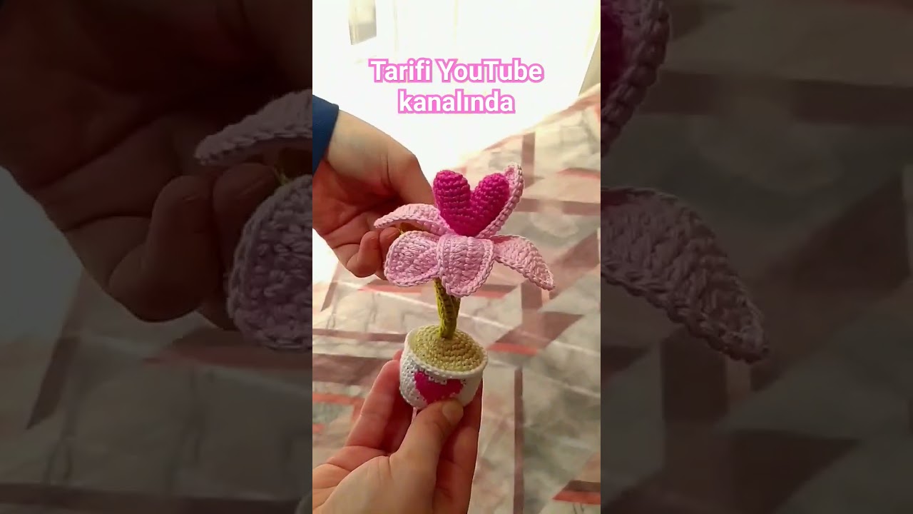 Örgüden kalpli çiçek yapımı