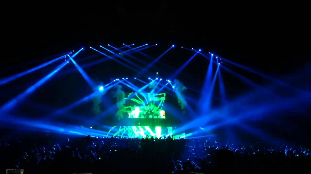 SKRILLEX intro at Contact Festival Vancouver, Dec 26 2013