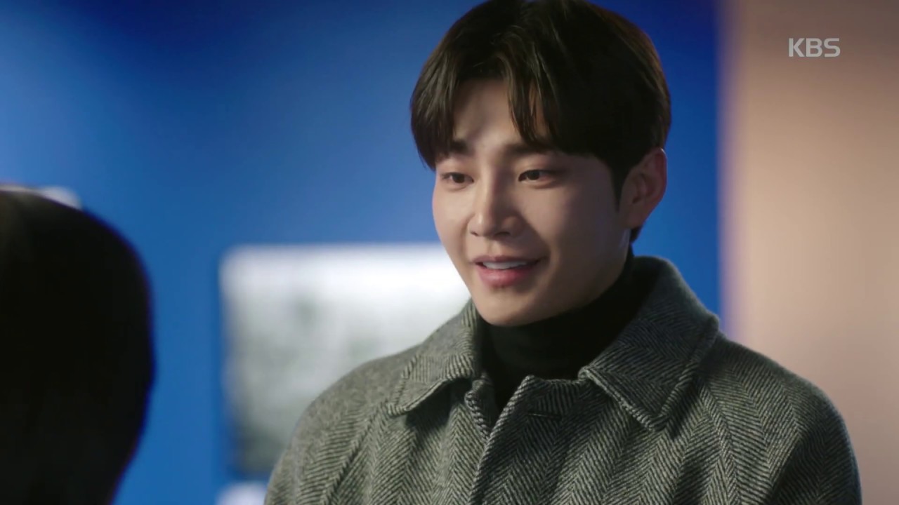 전시회 데이트 덕분에 행복한 설인아 ＂나중에 이 사진 속 연인들처럼 꼭 바게트 먹어요!＂(장소협찬포함) [사랑은 뷰티풀 인생은 원더풀].20191215