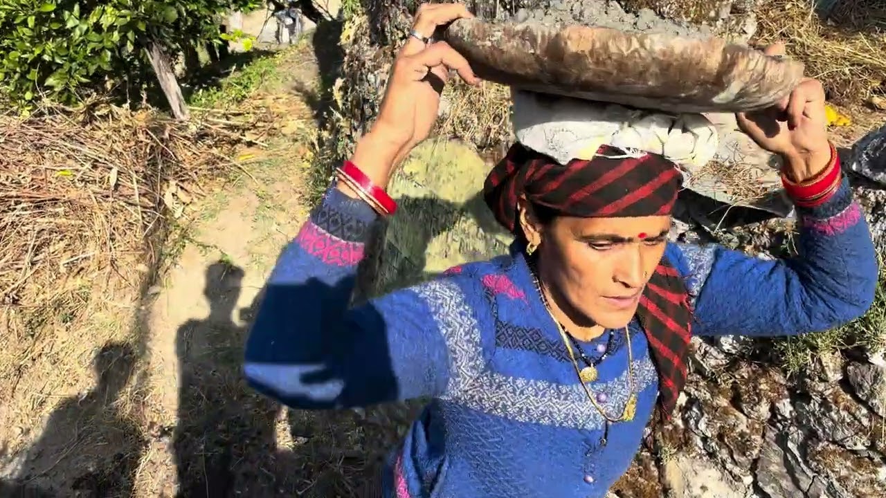 गांव में हो रहा है टूटे रास्तों पर काम अब बढ़ेगा गांव विकास की ओर ❤️ मेहनत मजदूरी Day 1 #vlog #uk 