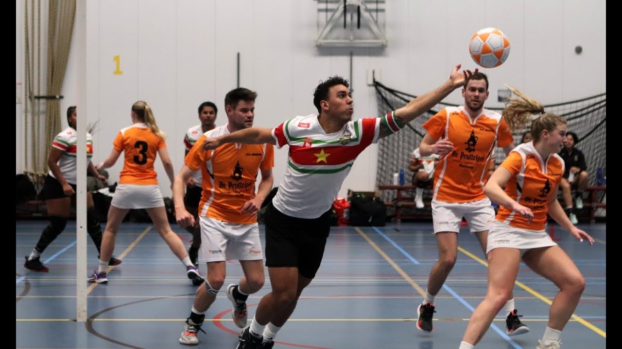 Internationale korfbalwedstrijd, Suriname op bezoek bij k v  Invicta/Frigro