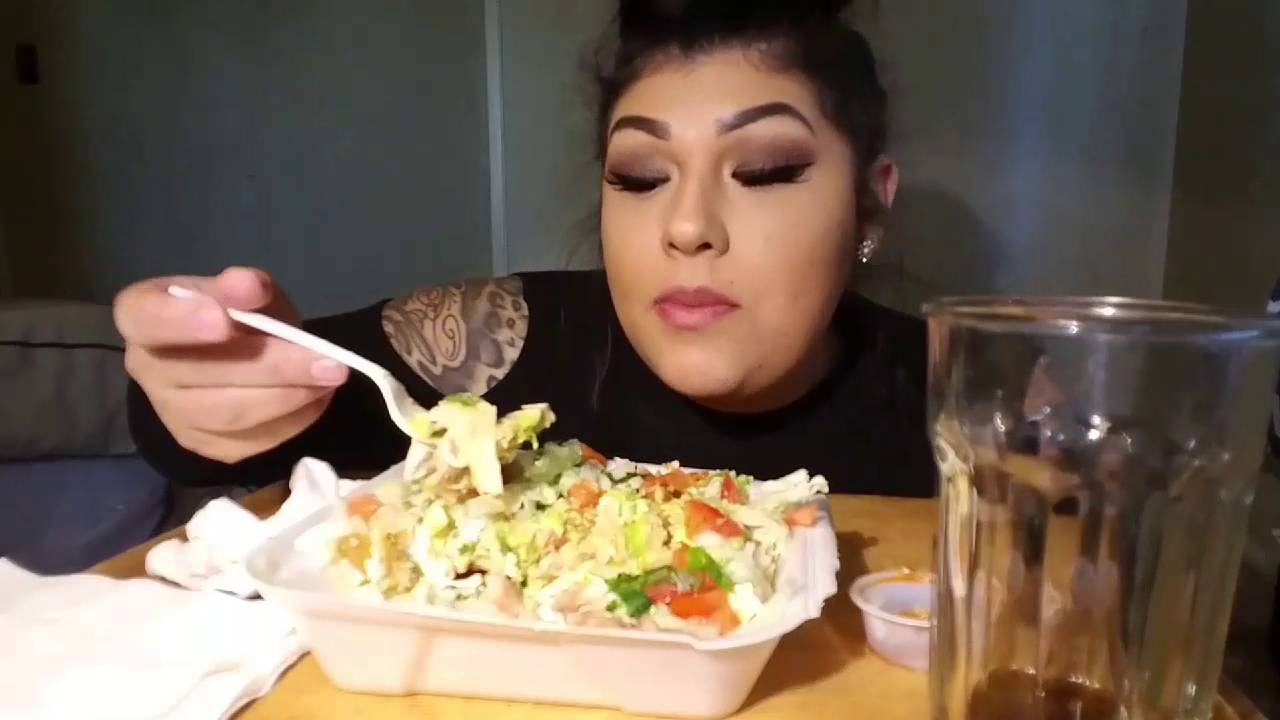 Ultimate delicious nachos /Mukbang