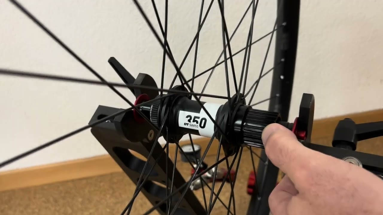 Dt Swiss 350 Hub with 18 or 36 Ratchet Sound (Dt Swiss 350 Nabe mit 18 und 36 Zahnscheiben)
