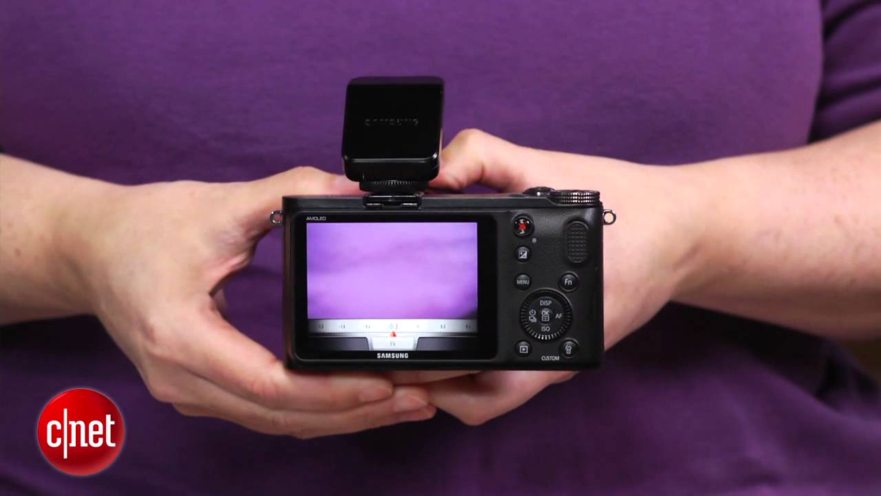 Samsung NX210 hands-on - First Look