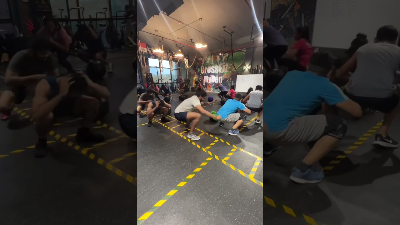 Fun warm up game for groups 😍 #crossfit #funwarmup #fungame #warmupworkout #funworkout