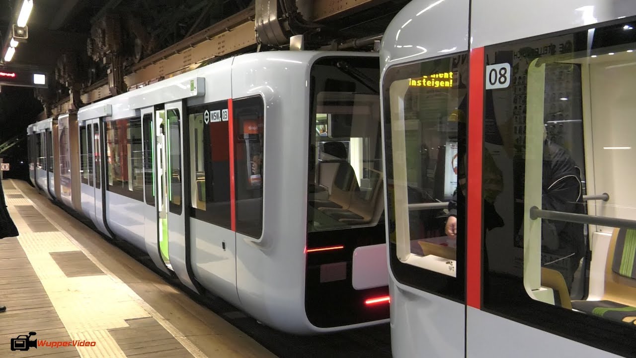 Schwebebahnunfall 2018: Havarierte Schwebebahn wird abgeschleppt