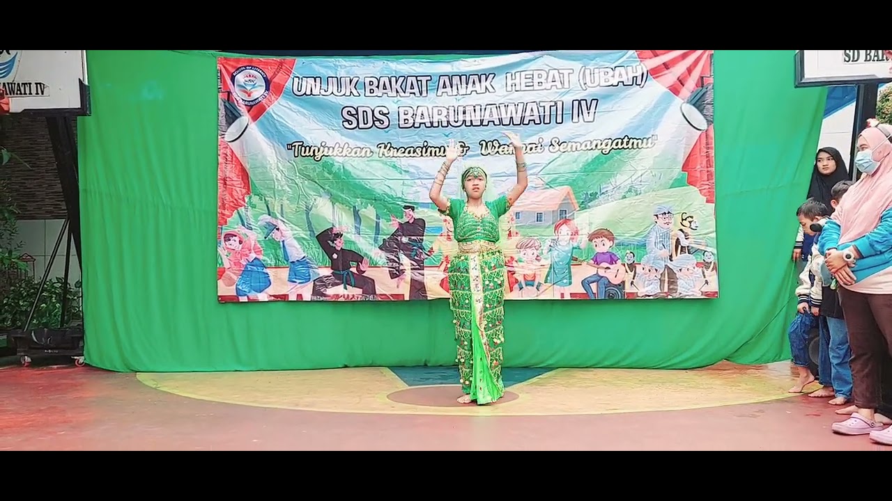 Tari India Ular di acara UBAH (Unjuk Bakat Anak Hebat) SDS Barunawati IV Jakarta Utara