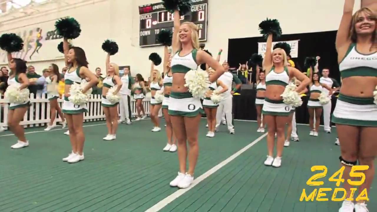 University of Oregon Cheerleader Team Pre Game Performance U of O vs. Utah 2009