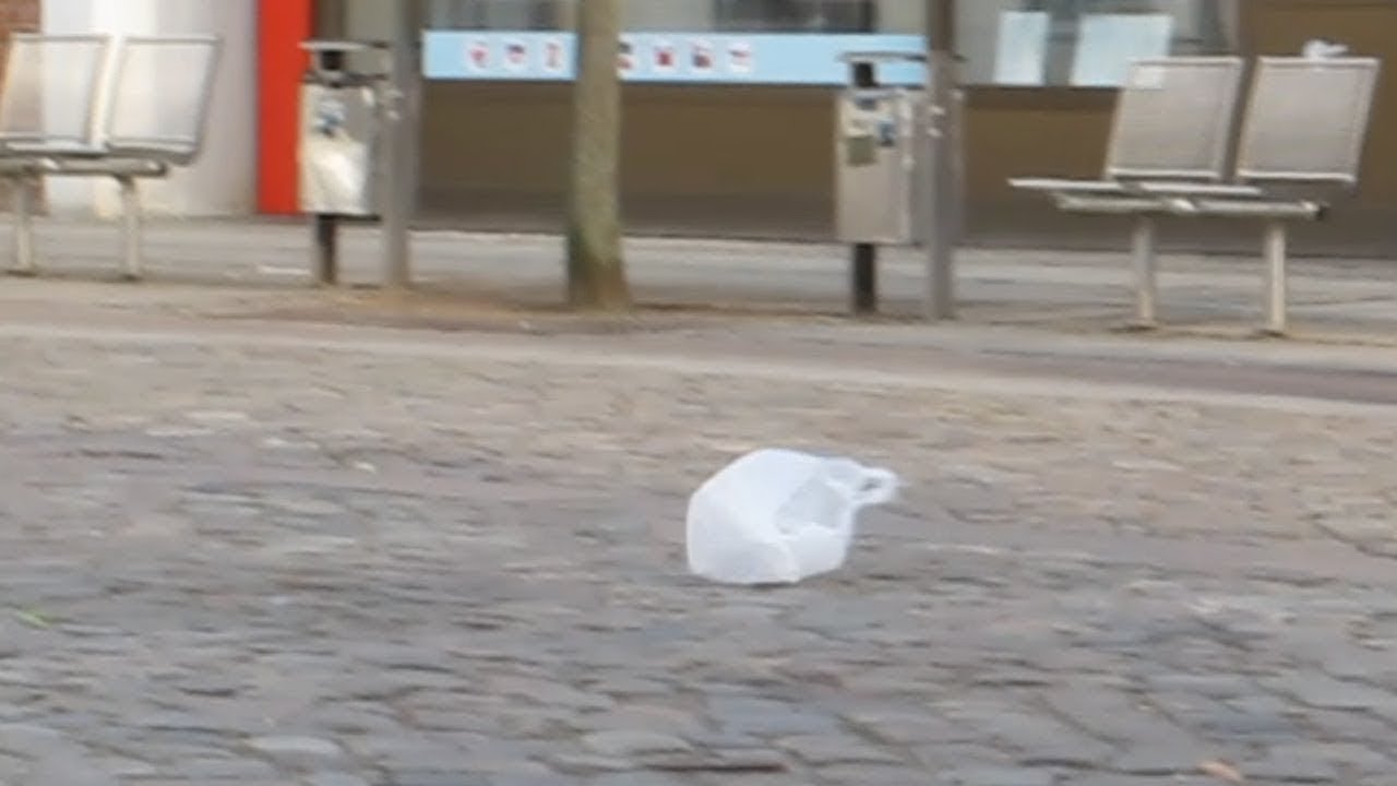 🎽 Plastikt&uuml;te tanzt im Wind wie in 🌹 American Beauty die Plastic Bag Scene