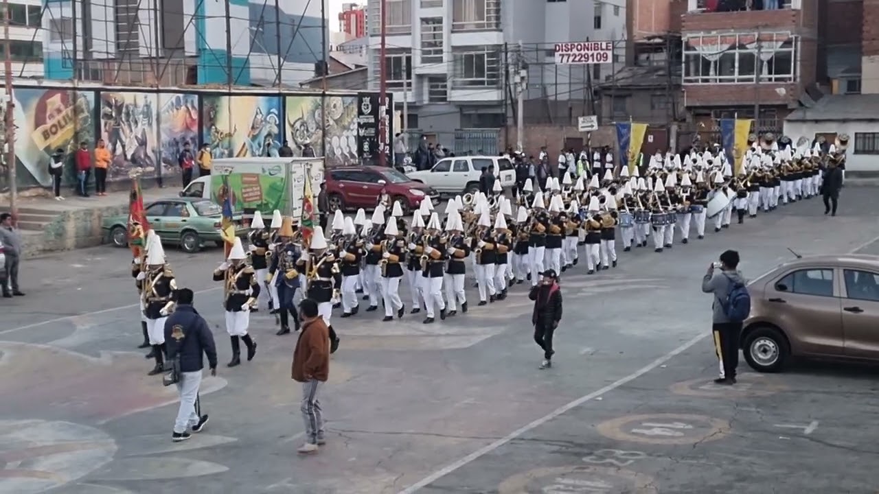 Col. Sainz llegando a fusión con CEC Bethel 04/09/23 Avenida Cívica Oruro