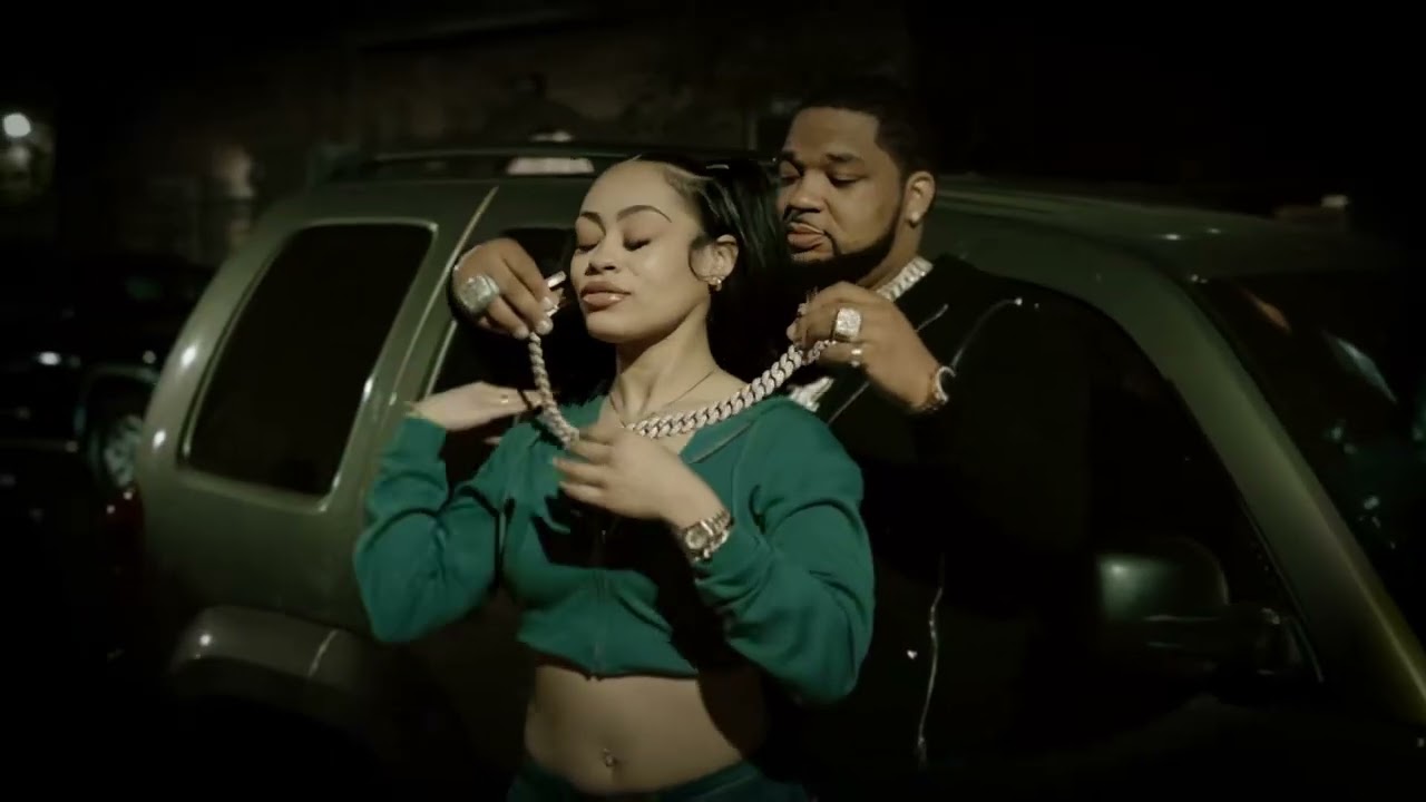 Romantic Revelations: A Candid Music Video Exploring Love and Urban Life#urbanromance