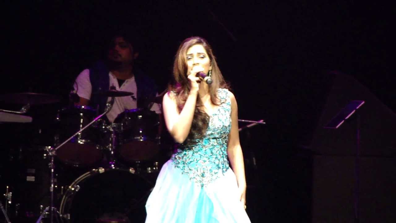 Shreya Ghoshal sings 