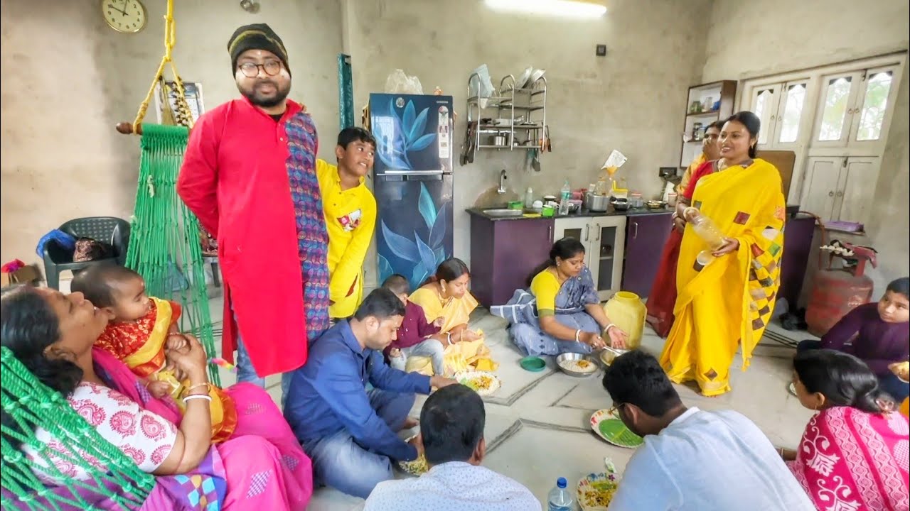 সরস্বতী পুজোর দিন সবাই একজায়গায় হলাম ঘুরতে গেলাম খুব আনন্দ হল