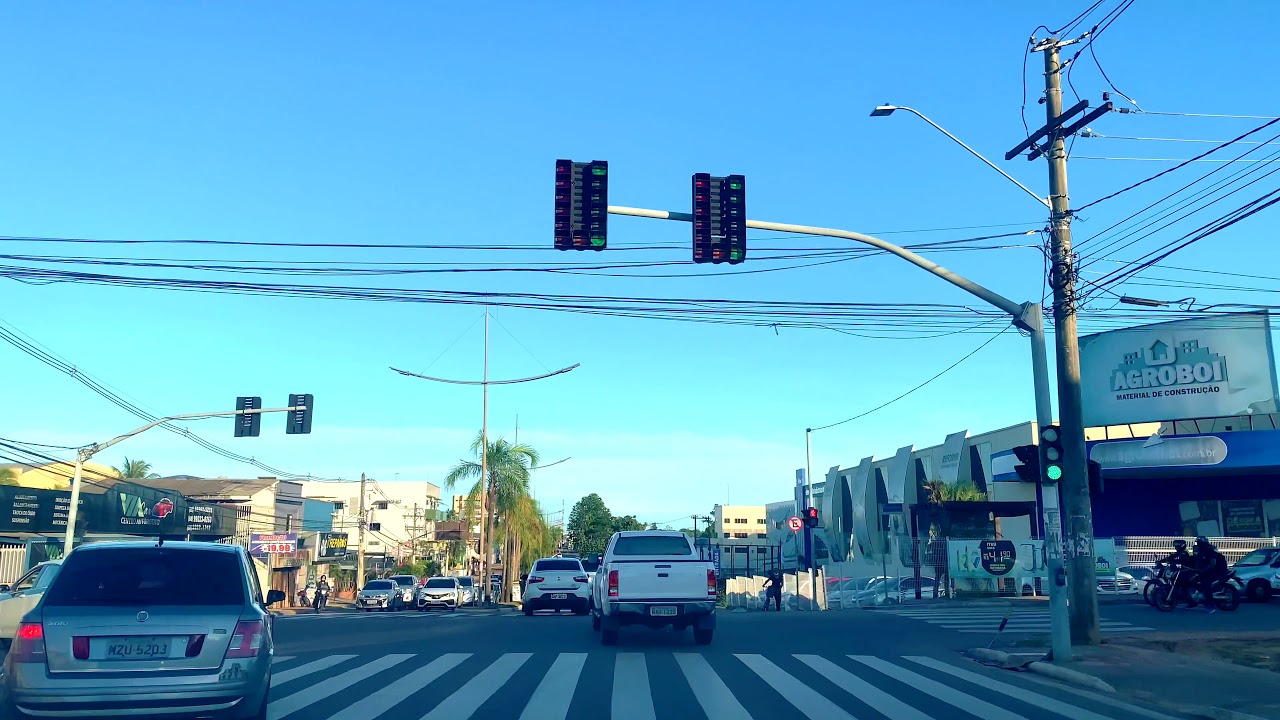 Passeio de carro pela Avenida Ceará no final da tarde