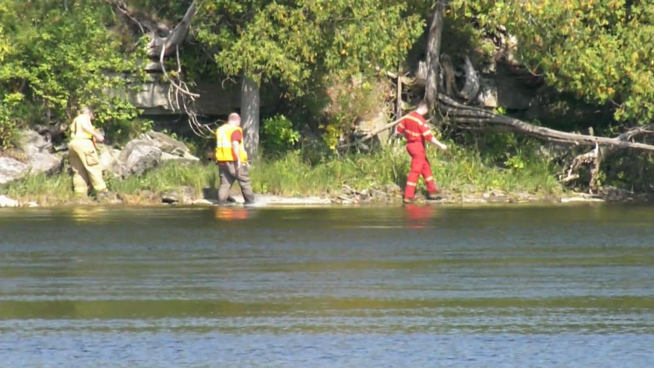 Police, rescue crews search for missing kayaker in Ottawa