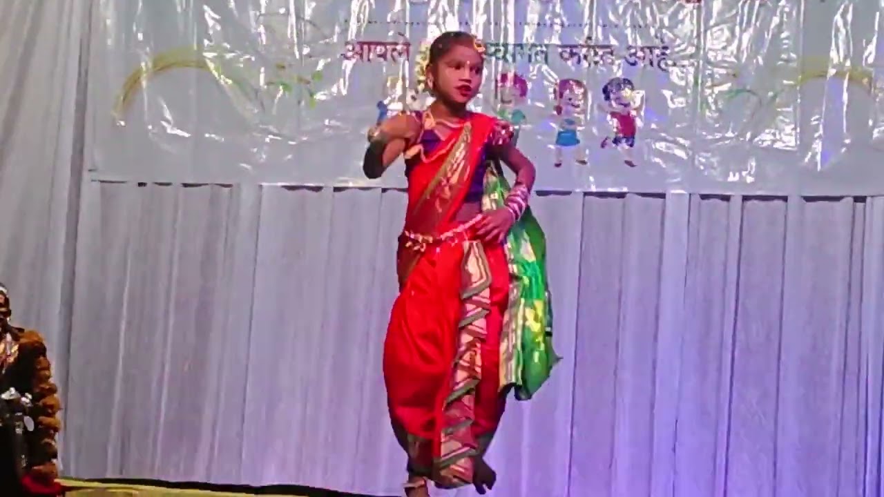 सांगा ना कशी दिसते मी । Sanga Na Kashi Diste Me Ya Nav Vari Sadit l Lavni l Dance Cover Swaranjali.