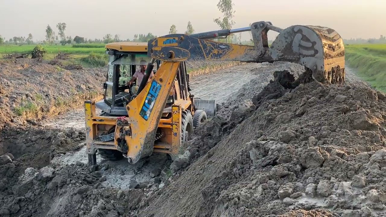 Nadhi khudai with jcb backhoe loader and mitti loding a tractor troli|@Tractorbulldozer07 