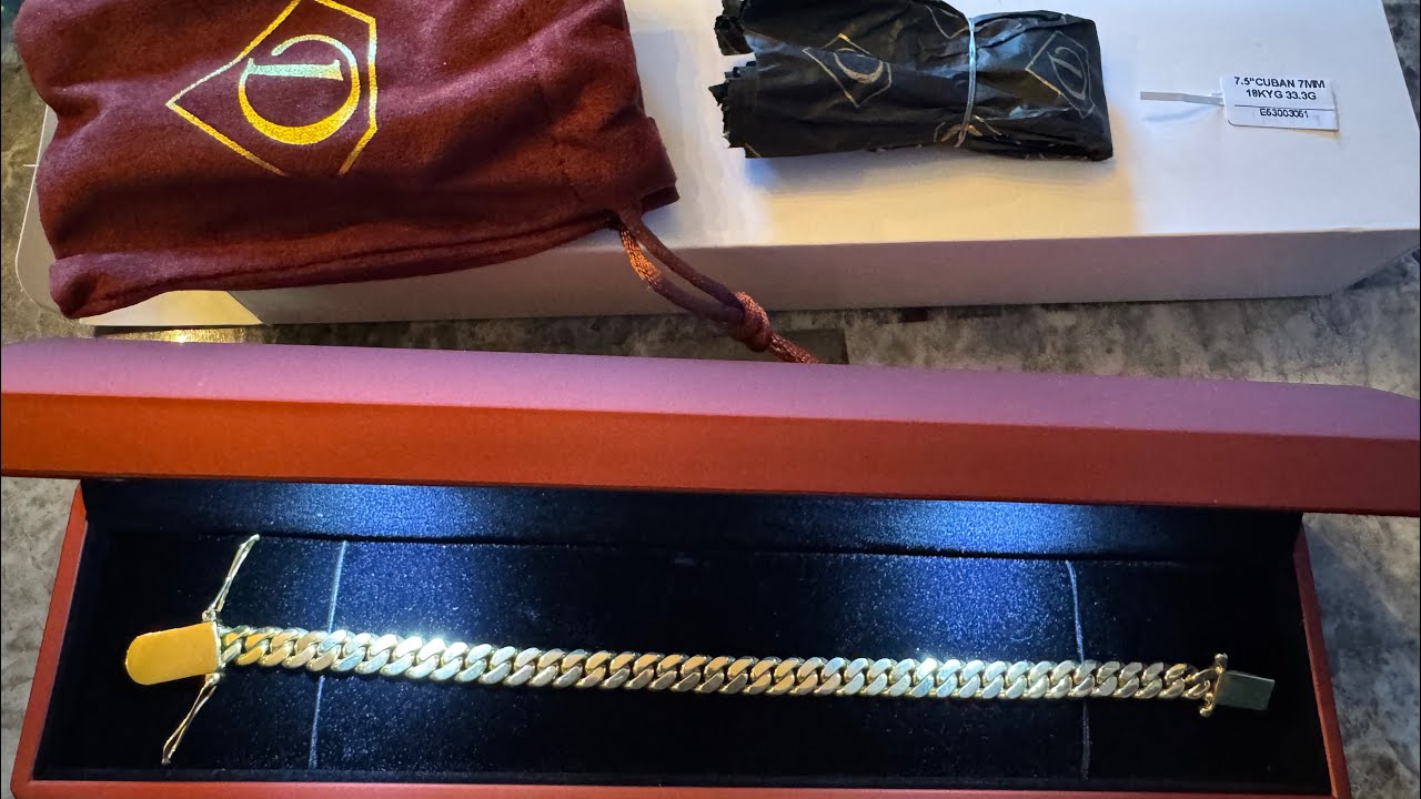 Король кубинцев? Браслет Daniel Jewelry Inc. 7 мм, 18-каратное золото, с бриллиантовой застежкой.