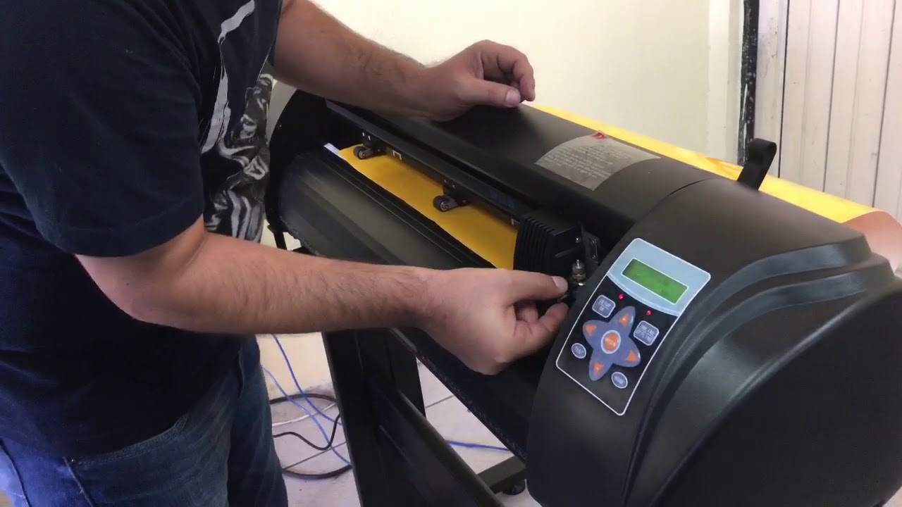 Instrucciones para usar el Plotter de Recorte STM Robotics