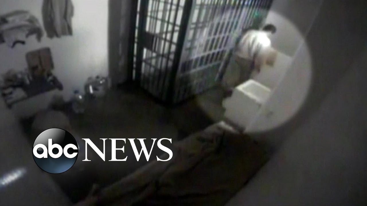 Go Inside the Jail Cell of 'El Chapo'