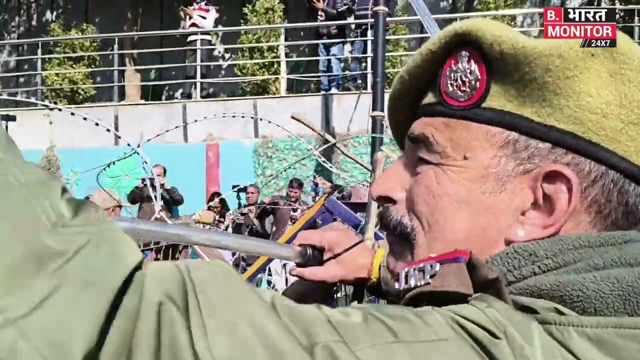 Dailywagers के साथ Police ने यह क्या किया ?ध*क्का मु*क्की  CM Omar Abdullah के खिलाफ नारे बाजी