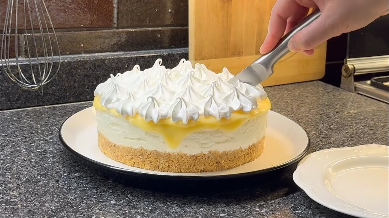 Creamy No-Bake Lemon Cheesecake with Swiss Meringue