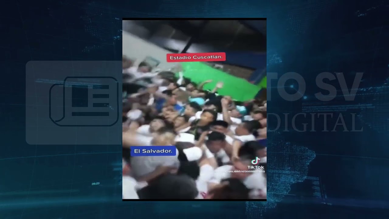 Momento exacto de la ESTAMPIDA en el ESTADIO CUSCATL&Aacute;N #elsalvador