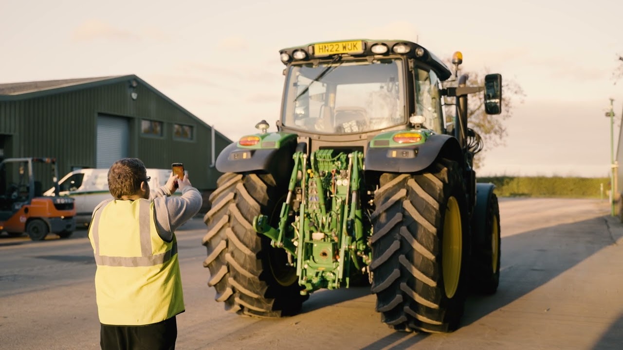 How to clean your tractor for movement from Great Britain into Northern Ireland (English)