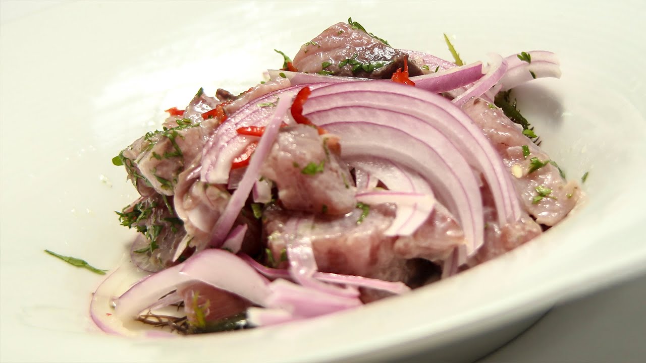 Héctor Solís te enseña a preparar 'cebiche de bonito con yuyo'