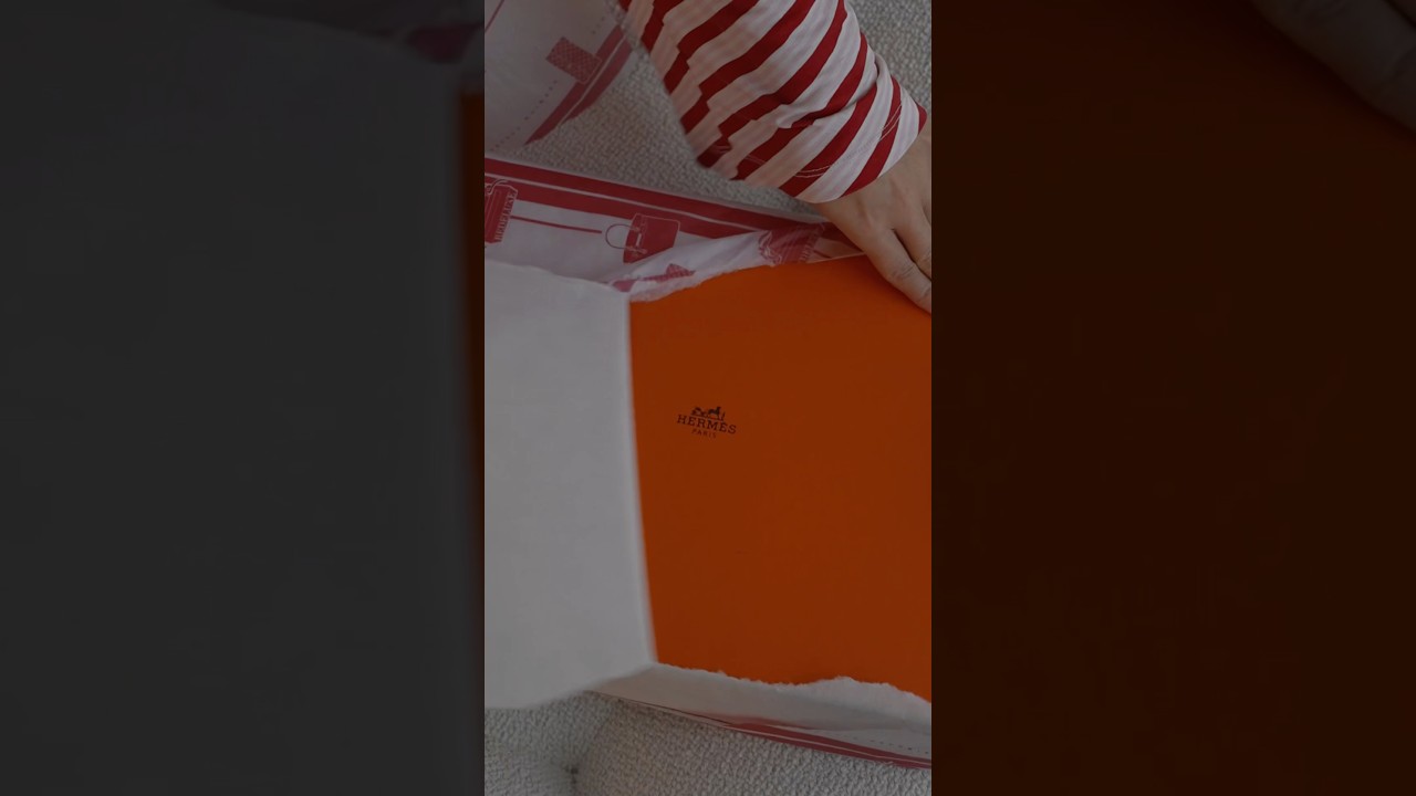 Unboxing my first ever Herm&egrave;s Constance for Christmas 🎄✨ #hermesconstance #hermesunboxing