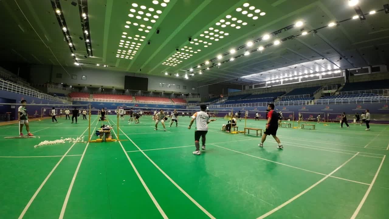老师组合PK学生搭档，搞笑兄弟互相嫌弃
