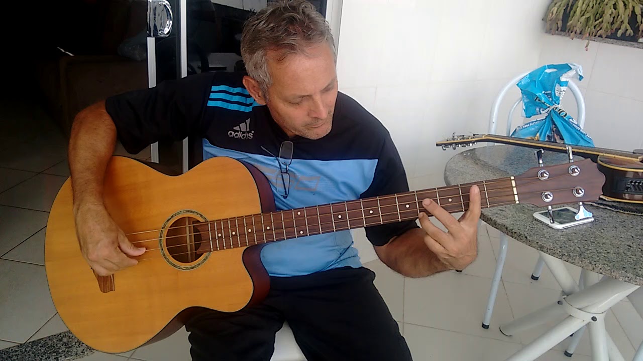 Baixo ac&uacute;stico