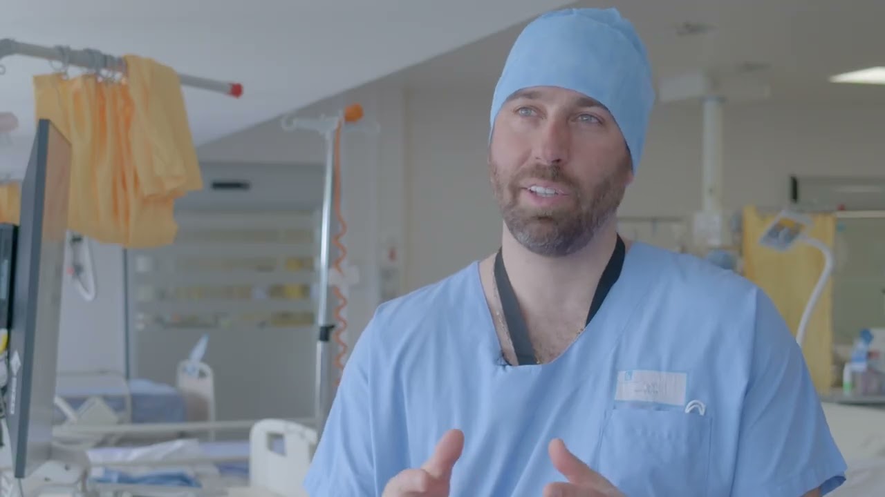 Une révolution en chirurgie orthopédique avec le robot Mako® -  HCL