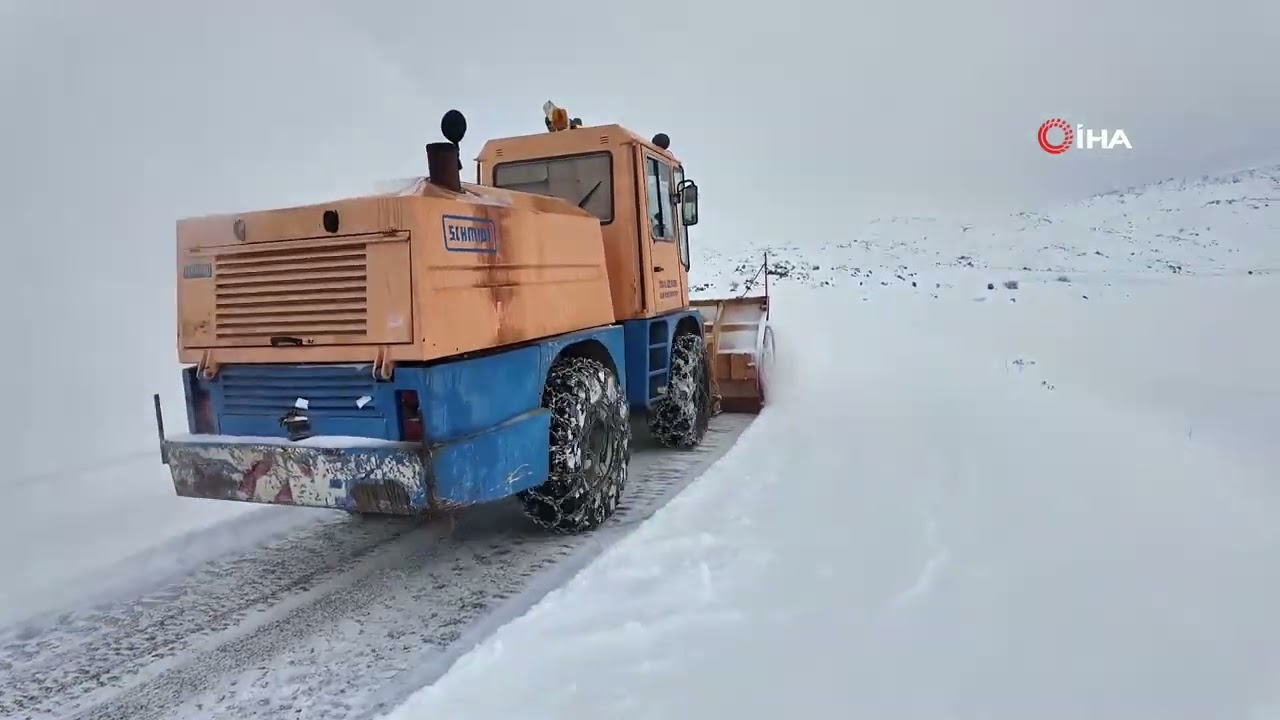 Ulaşıma kapanan köy yolları açılıyor