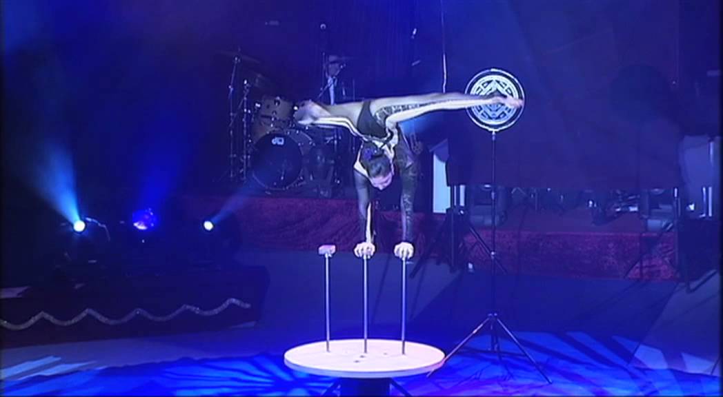 Sasha (US) Contortion - Figueres Circus Festival 2012