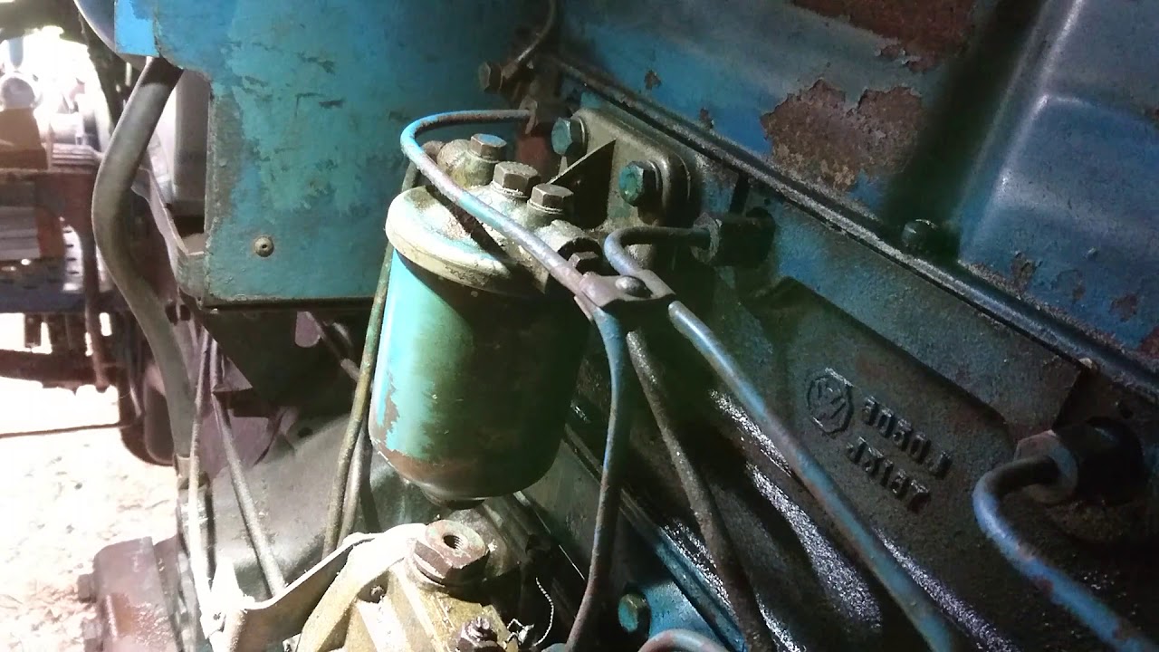 🚜 1963 Fordson Super Major fuel filter change 🚜