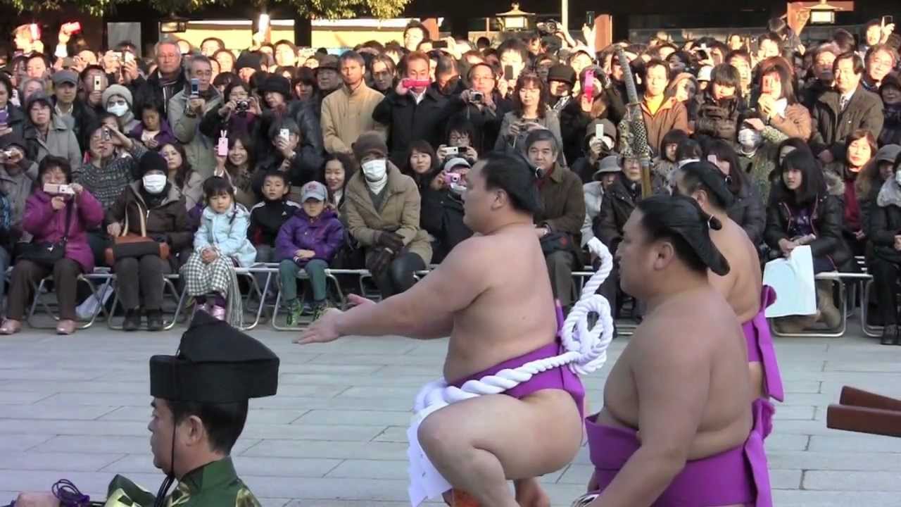 Dezuiri 2012 - Yokozuna (Sumo Champion) New Year Ring-Entering Ceremony at Meiji Shrine