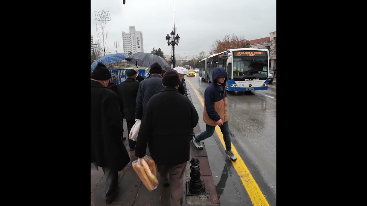 Ulus Meydanı Y&uuml;r&uuml;y&uuml;ş | Discover the Rainy Streets of Ankara
