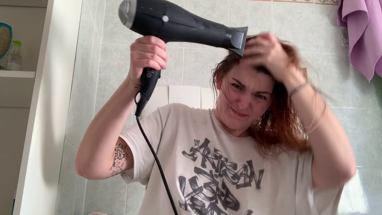 ci asciughiamo i capelli con la SPAZZOLA PIATTA!