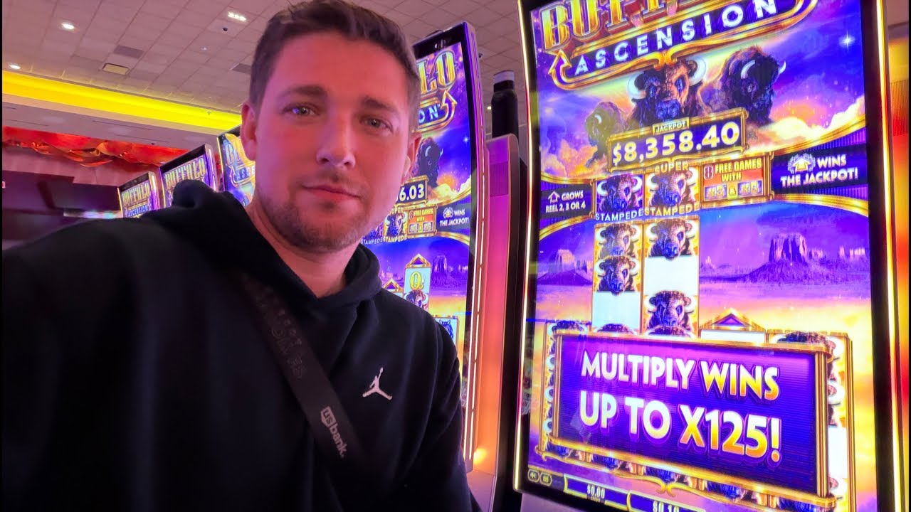 Friday night late vibes #liveslots