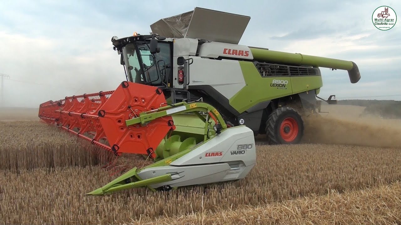 Weizen Ernte 2020 mit 5x Claas Lexion 8900 und 770, Grain Harvest - Multi Agrar Claußnitz GmbH, JCB