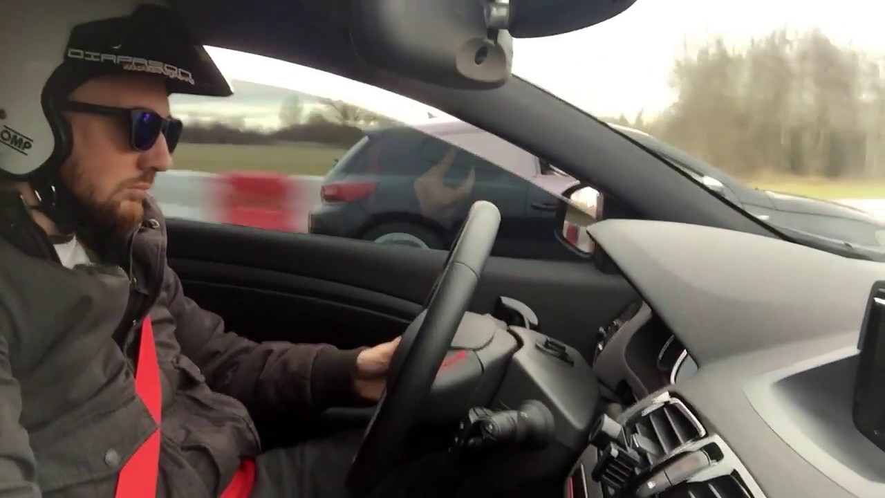 megane 3 rs vs sirocco R
