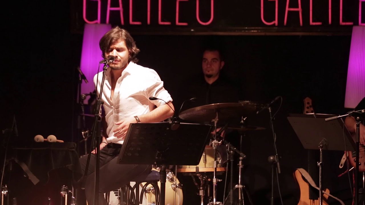 Fredi Leis - Las Tropas (Directo)