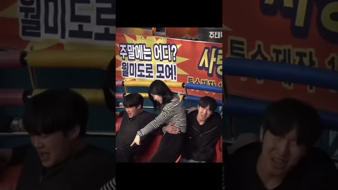 A boy help's cute girl 😍 #korea #kpop #koreananimation #viralvideo #blackpink #korianlovestory