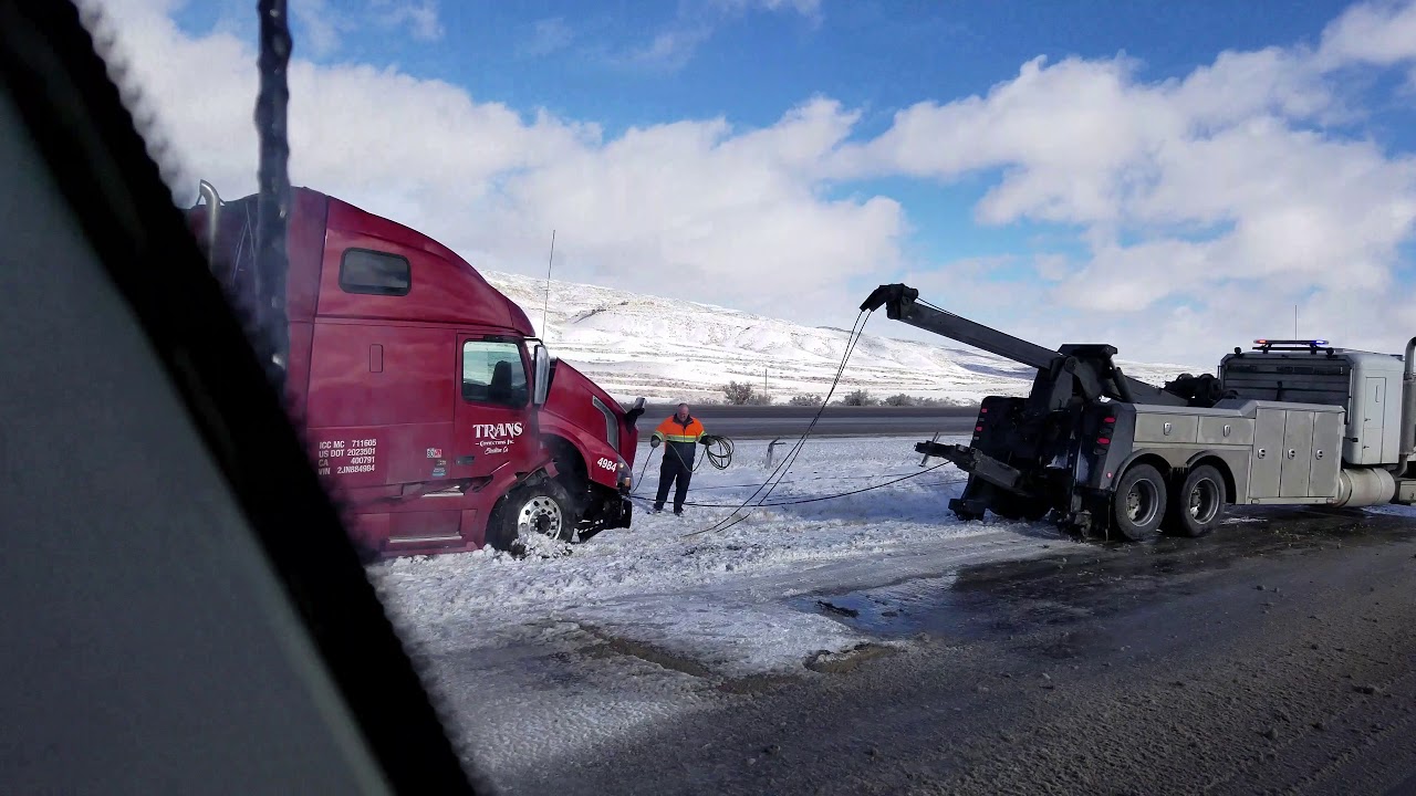 Зима держит водителей в напряжении