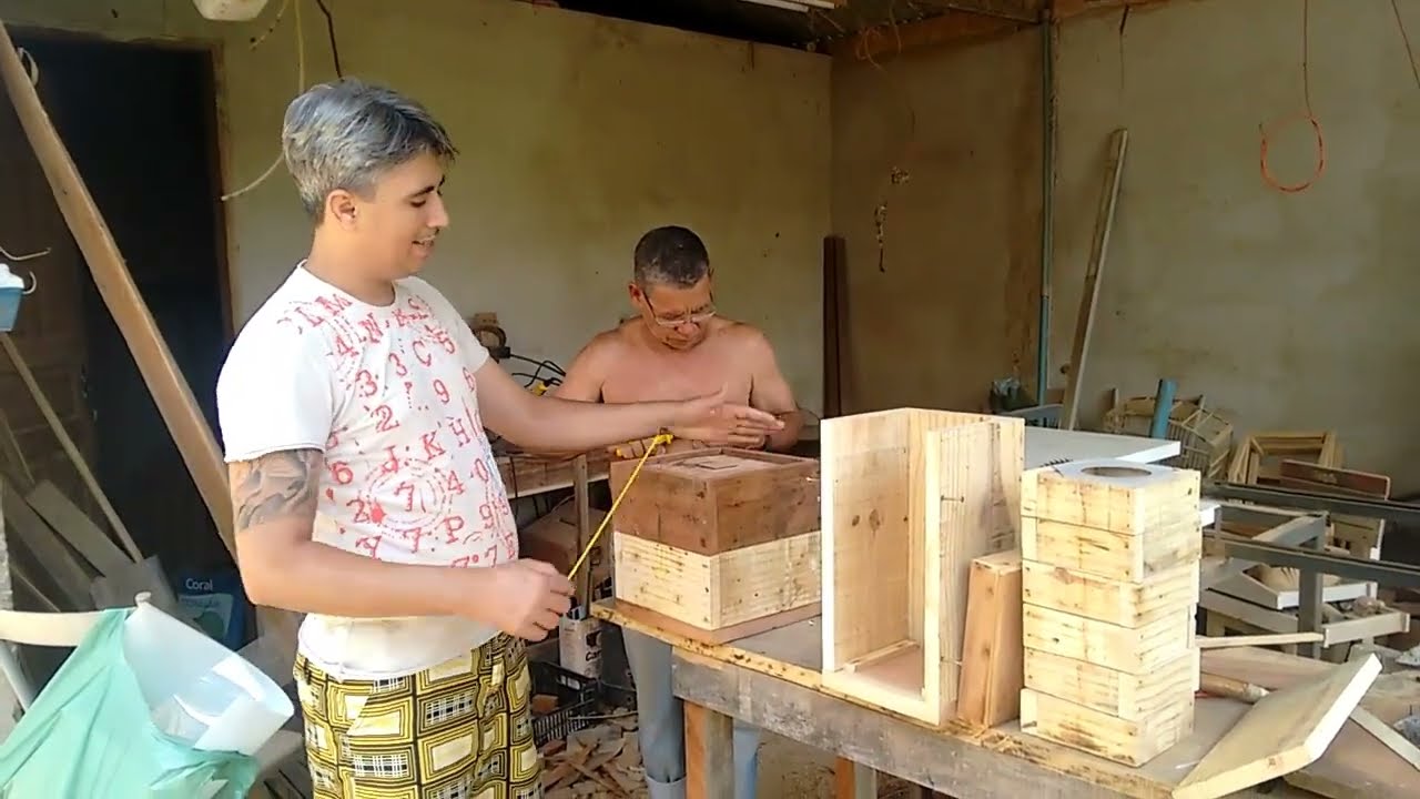 Caixa para abelha jatai .