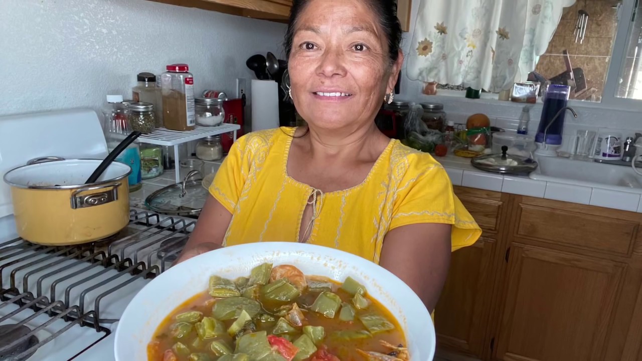 CALDILLO DE NOPALES